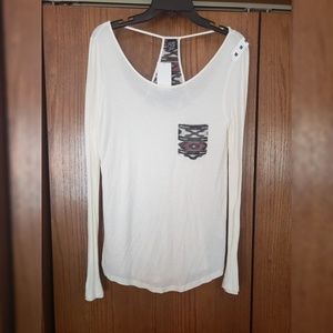 Long sleeve one pocket shirt